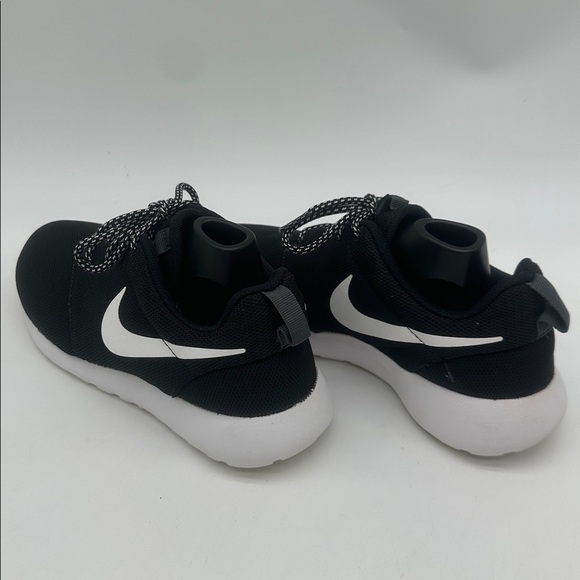 Nike Roshe One Black White Running Shoes Women’s Size 8.5 - Picture 9 of 13